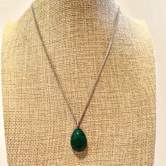 Sterling silver malachite pendant teardrop shape on a Sterling .925 chain - Picture 5 of 14